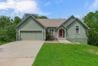 1704 Hunter Drive, Olathe, KS 66061