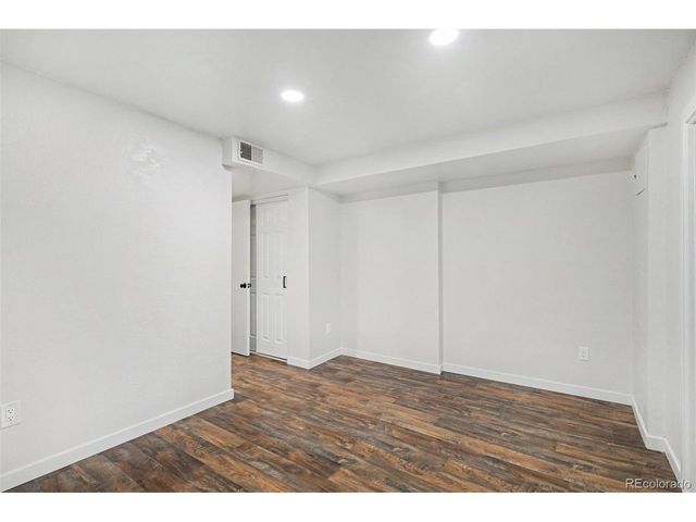 2537 E Nichols Cir, Centennial, CO 80122