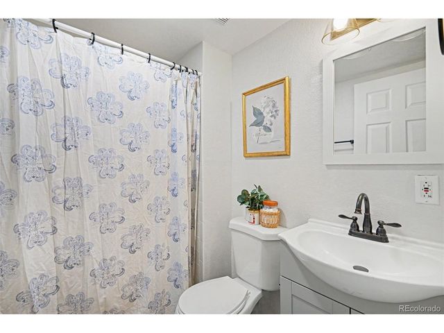 2537 E Nichols Cir, Centennial, CO 80122