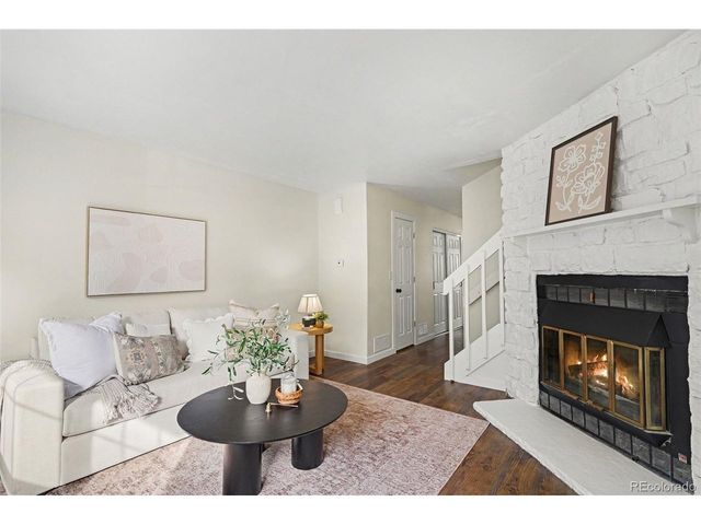 2537 E Nichols Cir, Centennial, CO 80122