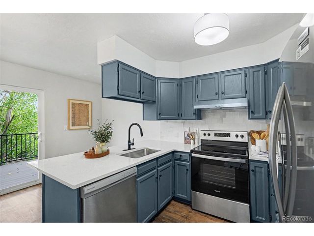 2537 E Nichols Cir, Centennial, CO 80122