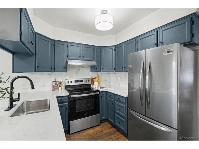 2537 E Nichols Cir, Centennial, CO 80122