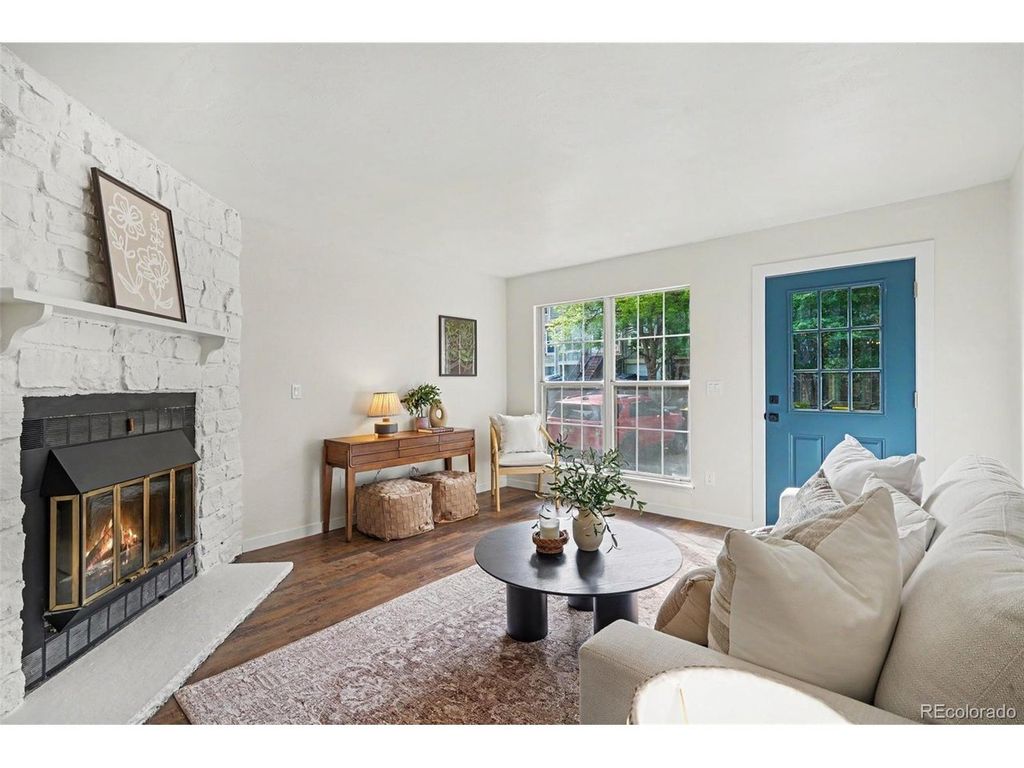 2537 E Nichols Cir, Centennial, CO 80122