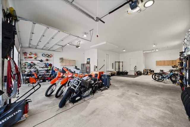 18006 E Apollo Rd, Greenacres, WA 99016