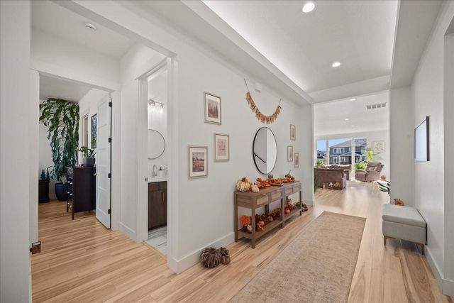 18006 E Apollo Rd, Greenacres, WA 99016