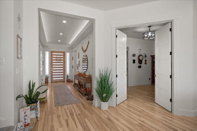 18006 E Apollo Rd, Greenacres, WA 99016