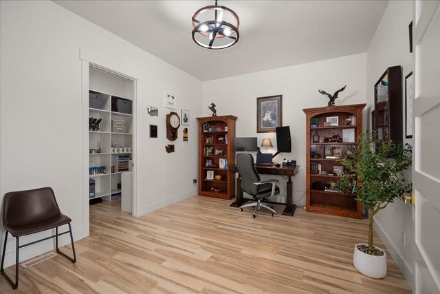 18006 E Apollo Rd, Greenacres, WA 99016