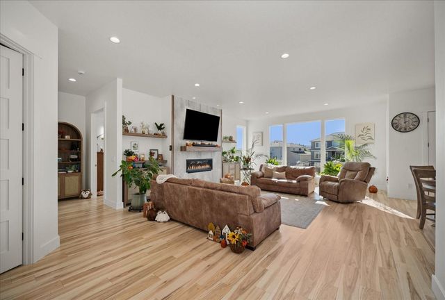 18006 E Apollo Rd, Greenacres, WA 99016