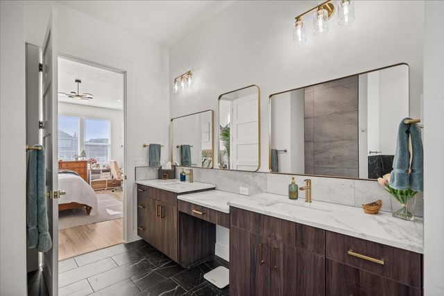 18006 E Apollo Rd, Greenacres, WA 99016