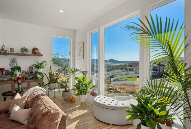 18006 E Apollo Rd, Greenacres, WA 99016