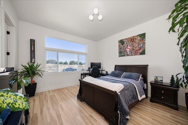 18006 E Apollo Rd, Greenacres, WA 99016