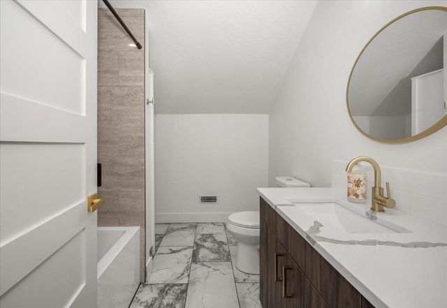 18006 E Apollo Rd, Greenacres, WA 99016