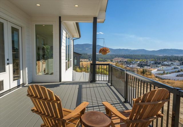 18006 E Apollo Rd, Greenacres, WA 99016