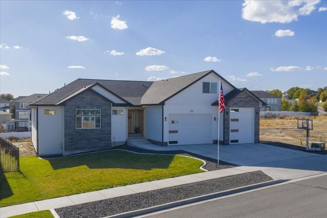 18006 E Apollo Rd, Greenacres, WA 99016