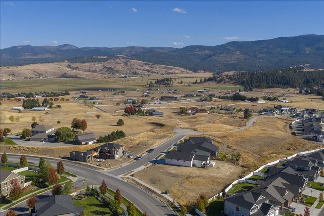 18006 E Apollo Rd, Greenacres, WA 99016