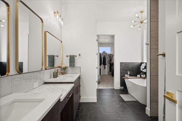 18006 E Apollo Rd, Greenacres, WA 99016