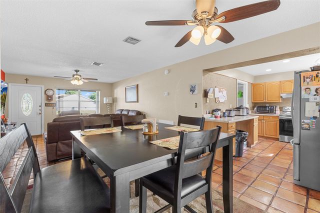 7822 SW 7th Ct, North Lauderdale, FL 33068