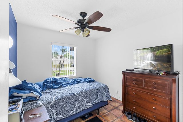 7822 SW 7th Ct, North Lauderdale, FL 33068