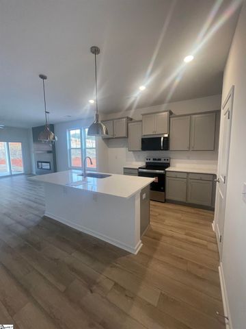 30 Halsey Street, Central, SC 29630