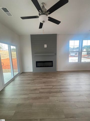 30 Halsey Street, Central, SC 29630