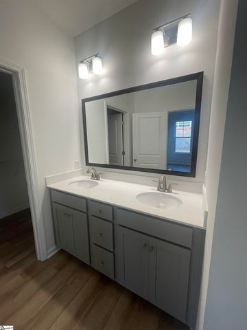 30 Halsey Street, Central, SC 29630