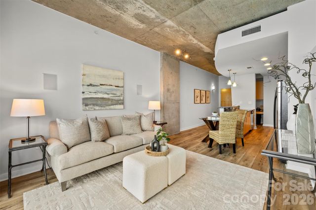 210 N Church Street 1810, Charlotte, NC 28202