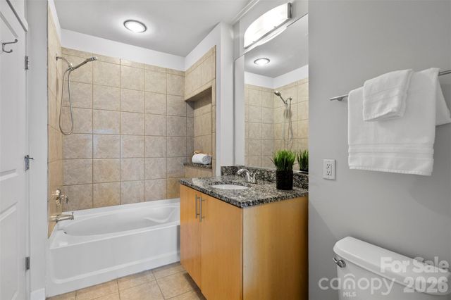 210 N Church Street 1810, Charlotte, NC 28202