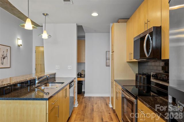 210 N Church Street 1810, Charlotte, NC 28202