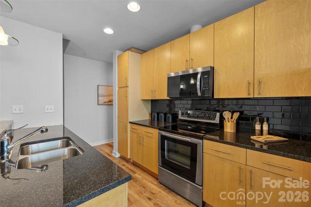 210 N Church Street 1810, Charlotte, NC 28202