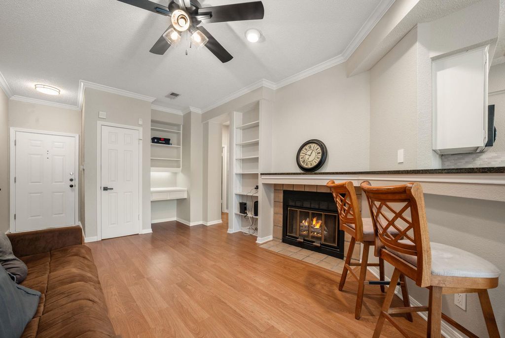 3111 Tom Green ST 208, Austin, TX 78705