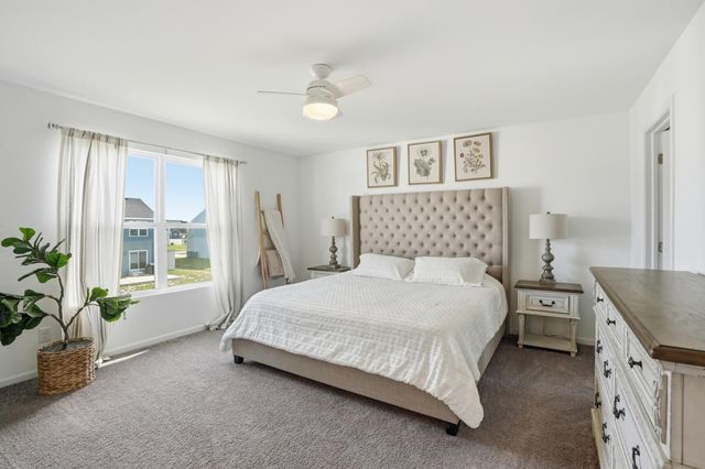 8658 Valley Forge Way, Lowell, IN 46356