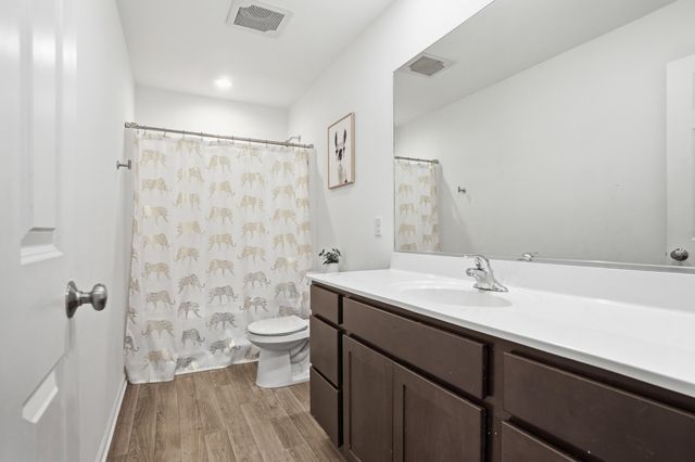 8658 Valley Forge Way, Lowell, IN 46356