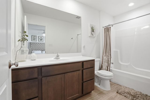 8658 Valley Forge Way, Lowell, IN 46356