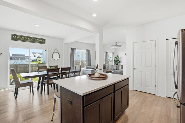 8658 Valley Forge Way, Lowell, IN 46356