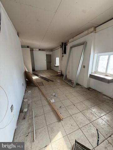 46 W BALTIMORE AVE, Clifton Heights, PA 19018