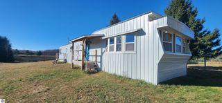 8838 N DeYoung Road, Lake City, MI 49651