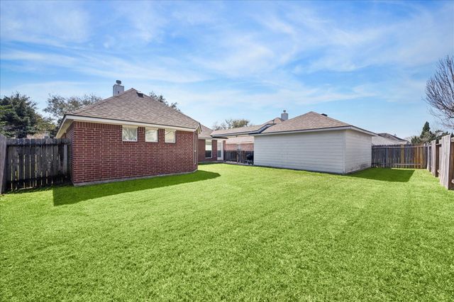 11309 Softbreeze Court, Pearland, TX 77584