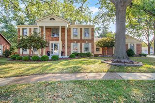 2130 Willow Way Court, Chesterfield, MO 63017