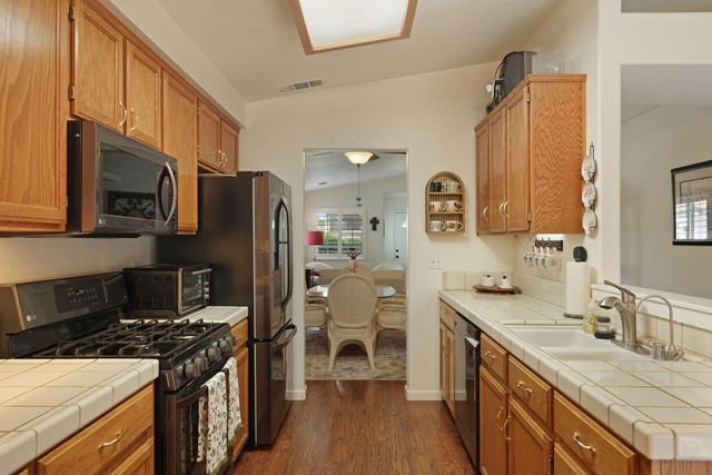 2109 Bluejay Way, Lodi, CA 95240