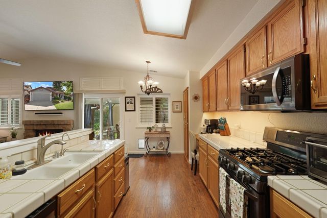 2109 Bluejay Way, Lodi, CA 95240
