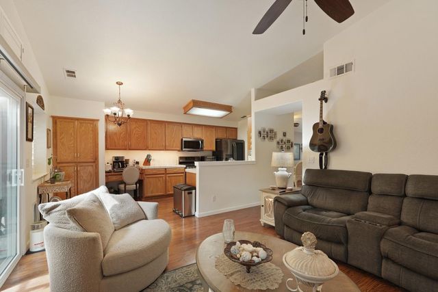 2109 Bluejay Way, Lodi, CA 95240