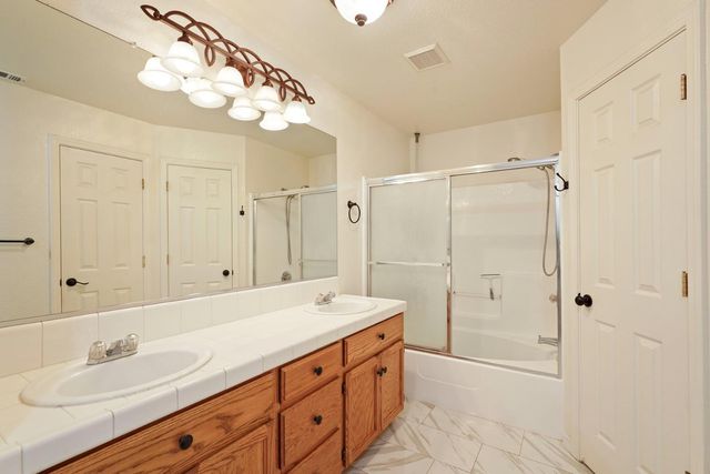 2109 Bluejay Way, Lodi, CA 95240