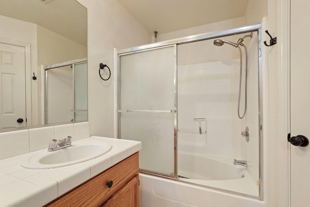 2109 Bluejay Way, Lodi, CA 95240