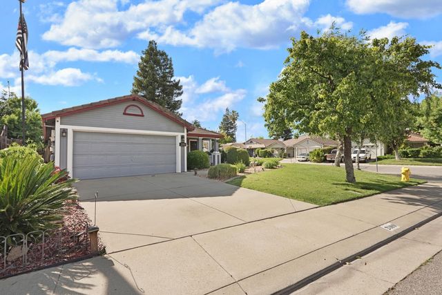 2109 Bluejay Way, Lodi, CA 95240