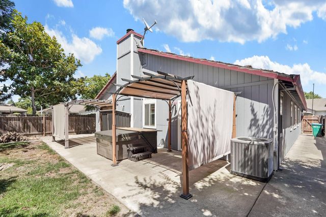 2109 Bluejay Way, Lodi, CA 95240