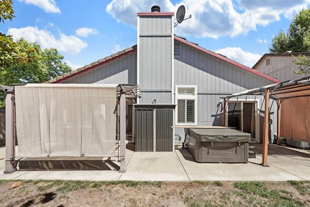 2109 Bluejay Way, Lodi, CA 95240