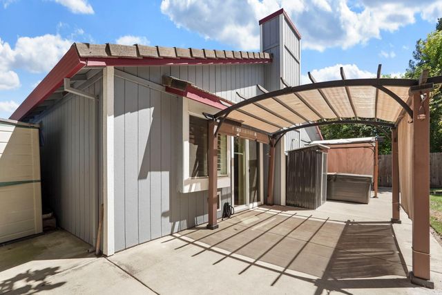 2109 Bluejay Way, Lodi, CA 95240