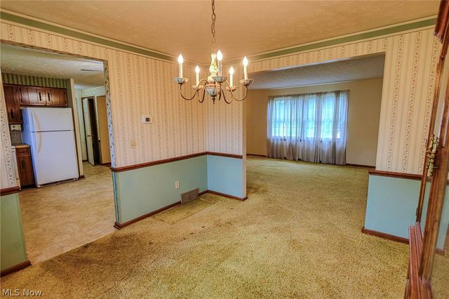 1821 Hiram Street, Louisville, OH 44641
