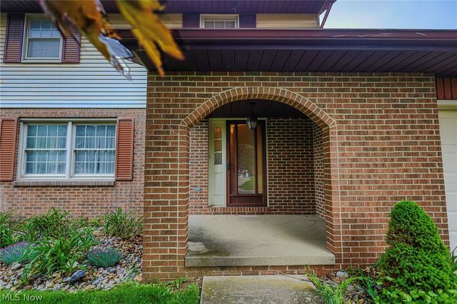 1821 Hiram Street, Louisville, OH 44641