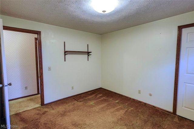 1821 Hiram Street, Louisville, OH 44641